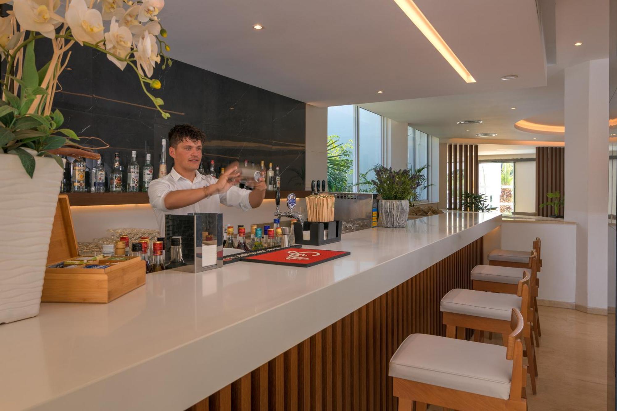 Hotel Niriides Beach Колимбия Экстерьер фото