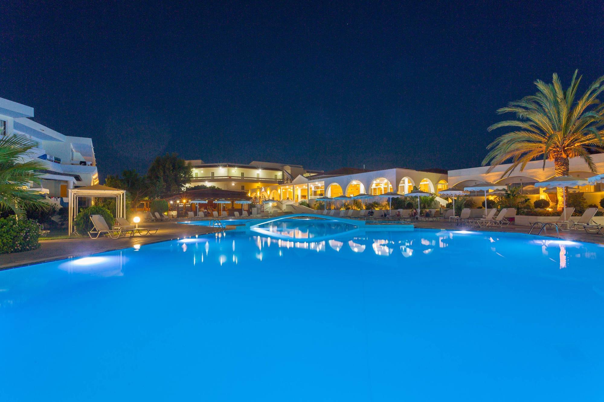 Hotel Niriides Beach Колимбия Экстерьер фото